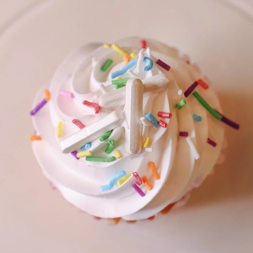 Vanilla Cupcake - Image 2